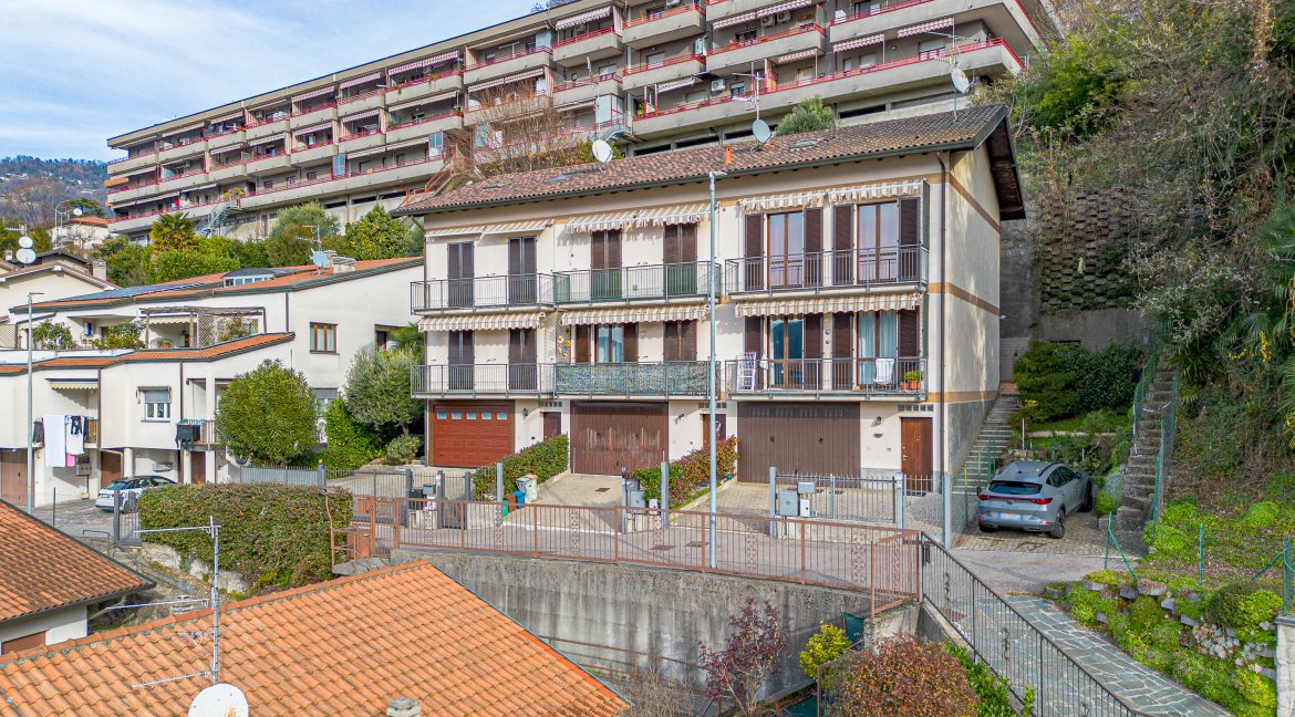 0012331-Villetta a schiera di testa in vendita a Como Sagnino