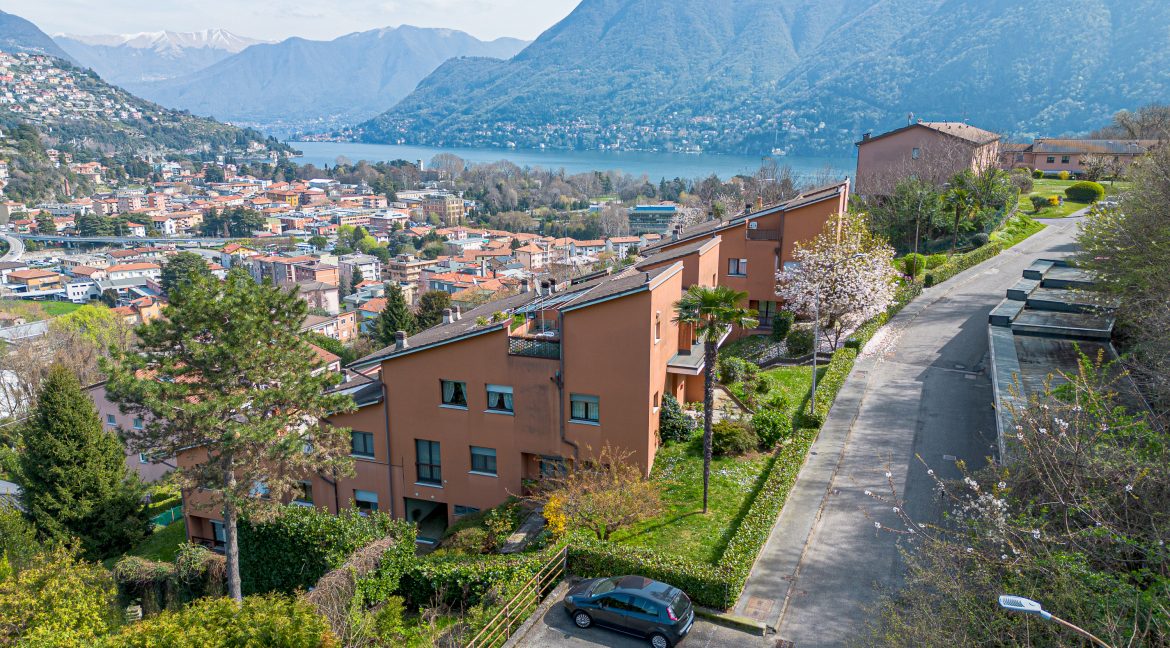 Trilocale ristrutturato Tavernola 02