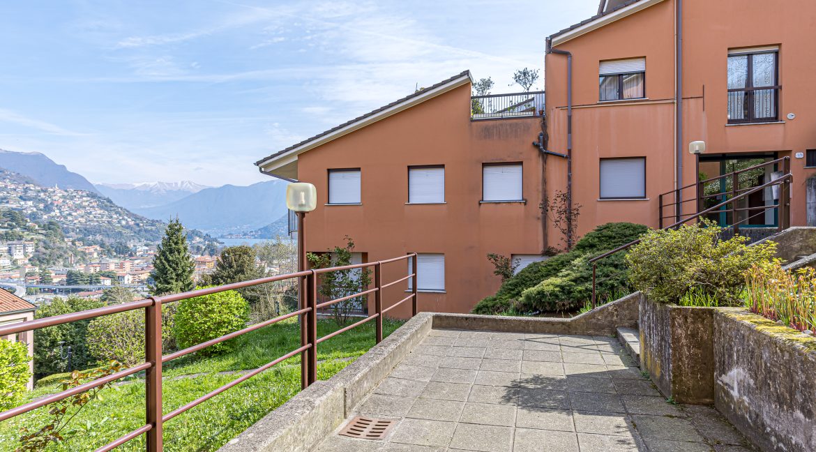 Trilocale ristrutturato Tavernola 18