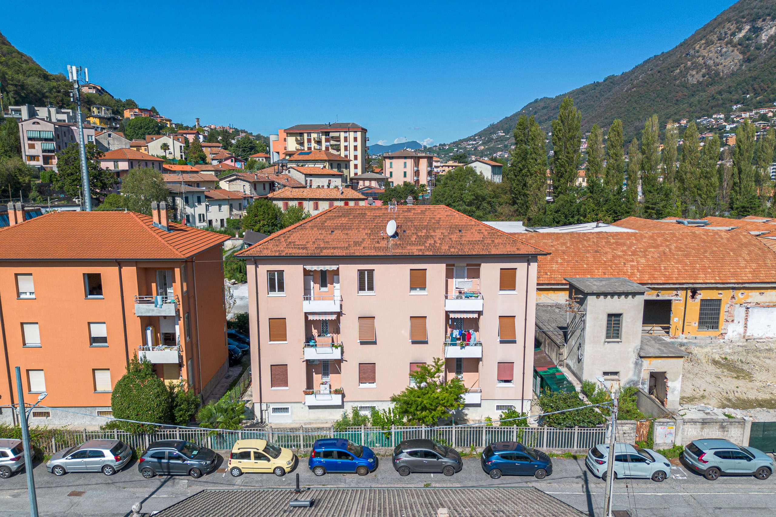 Tavernola Trilocale in Affitto