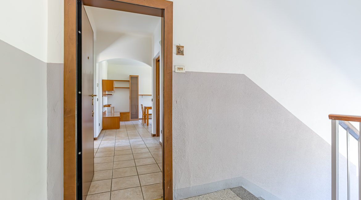 affitto trilocale como tavernola 16